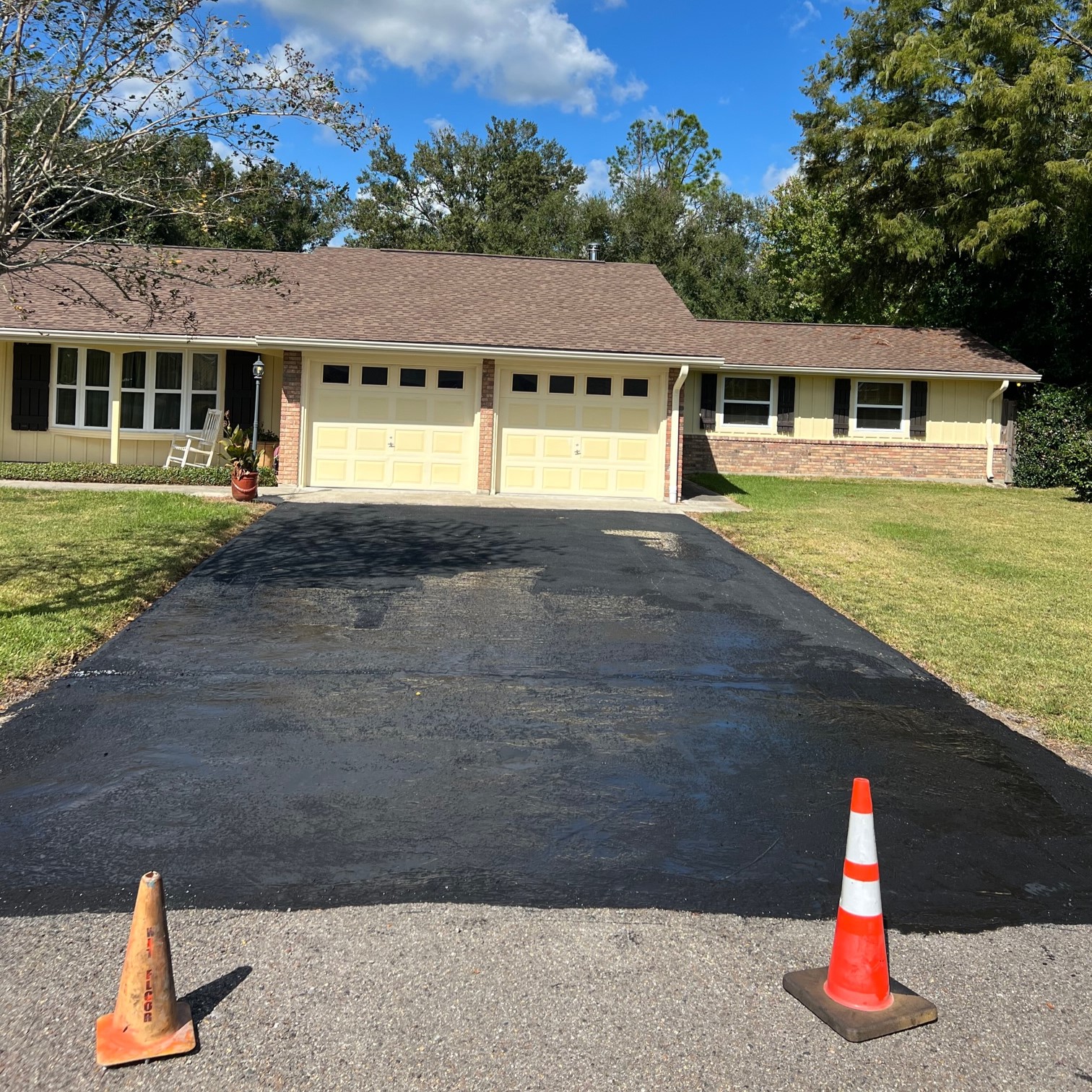 Asphalt-Seal-Coat-and-Hot-Crack-Fill-for-Asphalt-Driveway-in-Houma-LA 1